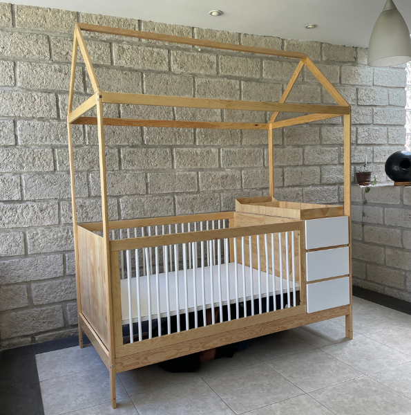 Cuna cama Montessori estilo casita tipi de 150x80 cm en madera de haya